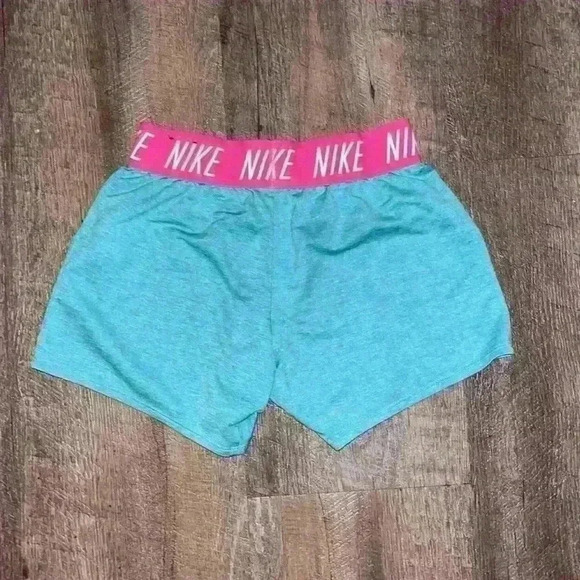 NIKE girl shorts - Picture 3 of 3